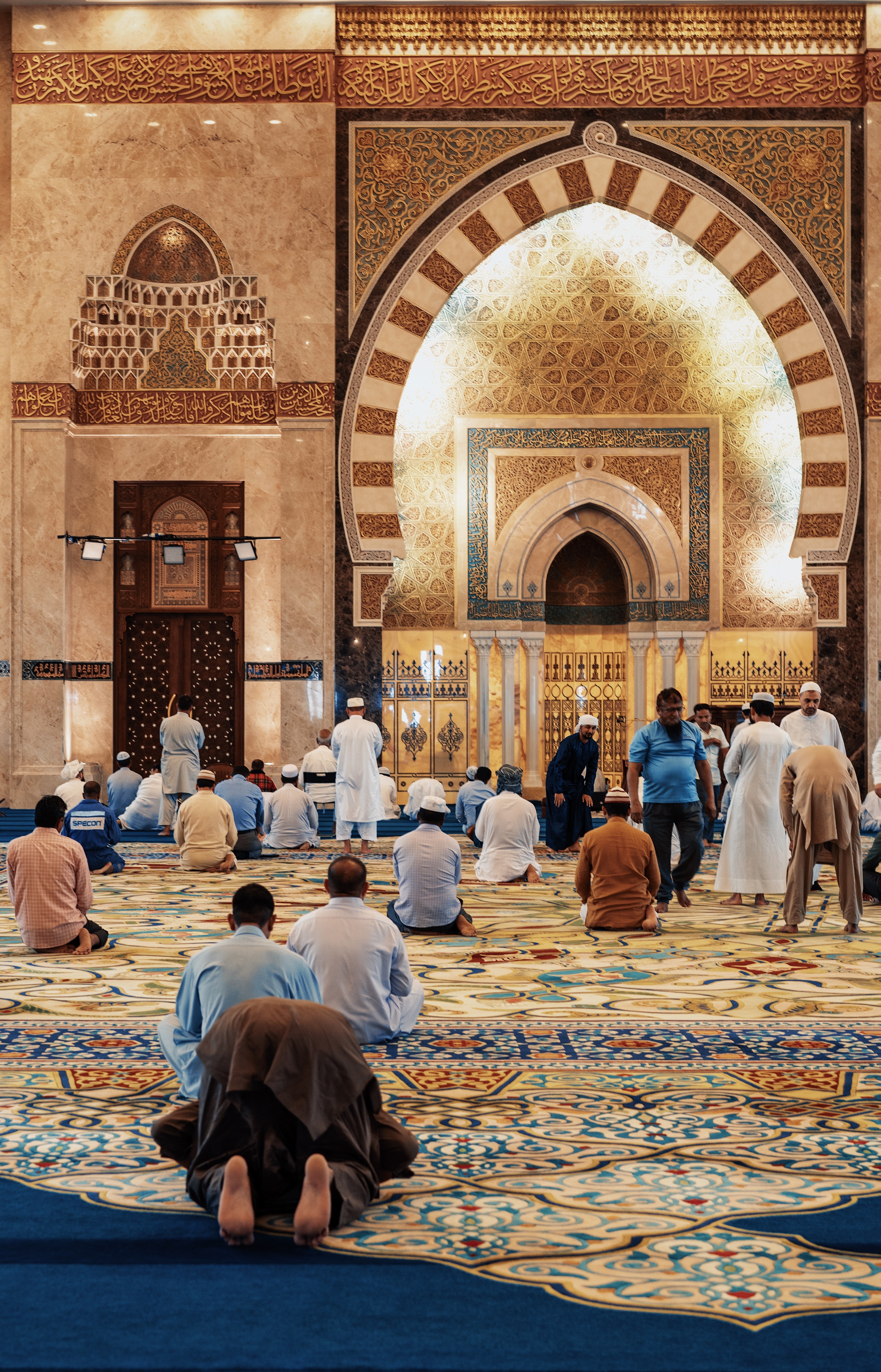 من أفطر يوما في رمضان من غير رخصة